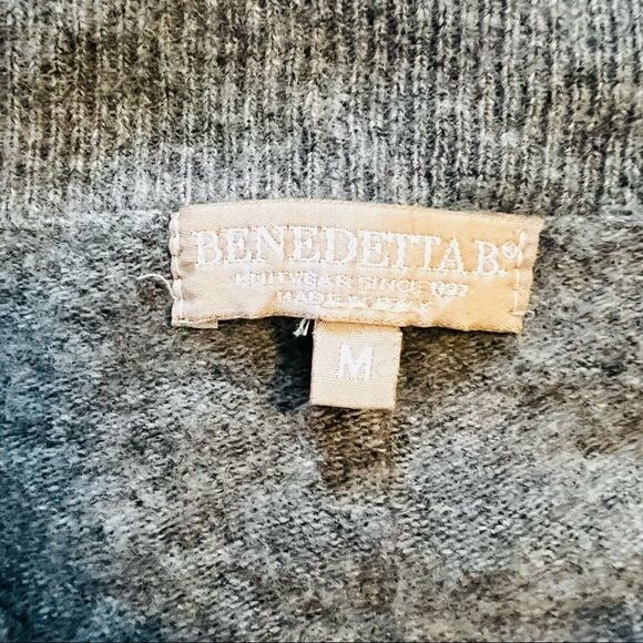 Benedetta B Merino Wool & Cashmere Italian V-Neck Sweater, Gray, Size Medium - Picture 11 of 12